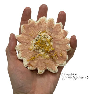 Watercolor Mangosteen Petals Bath Bomb